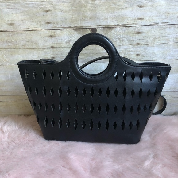 Free People Handbags - Free People Laser Cut 2n1 Bag